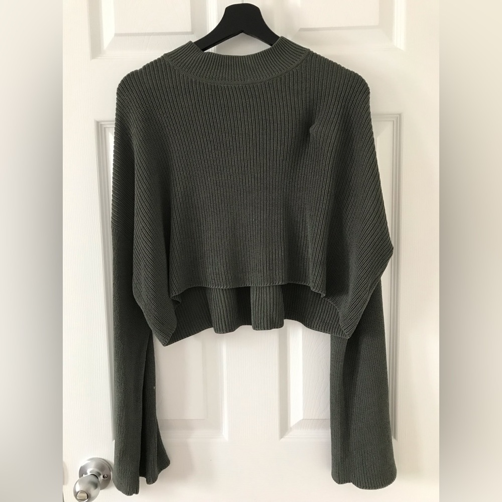 Aritzia Wilfred Flare Sleeve Top